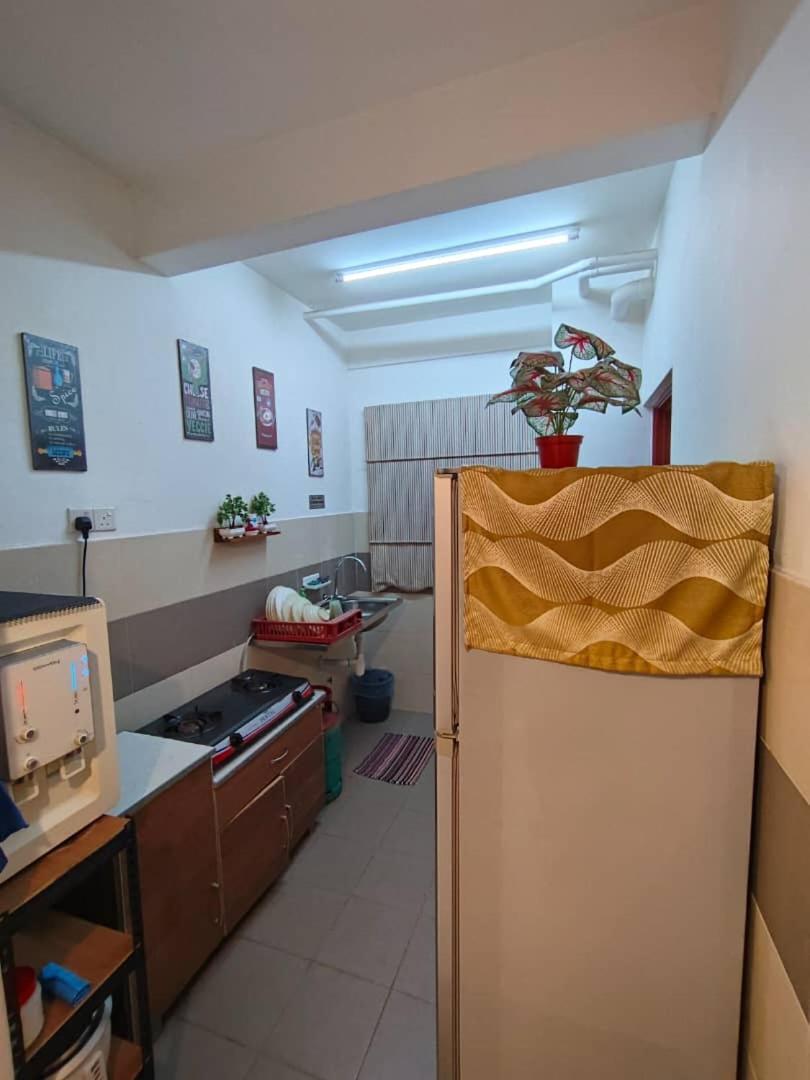 Homestay Budget Kuala Terengganu Tulipsia House Kültér fotó